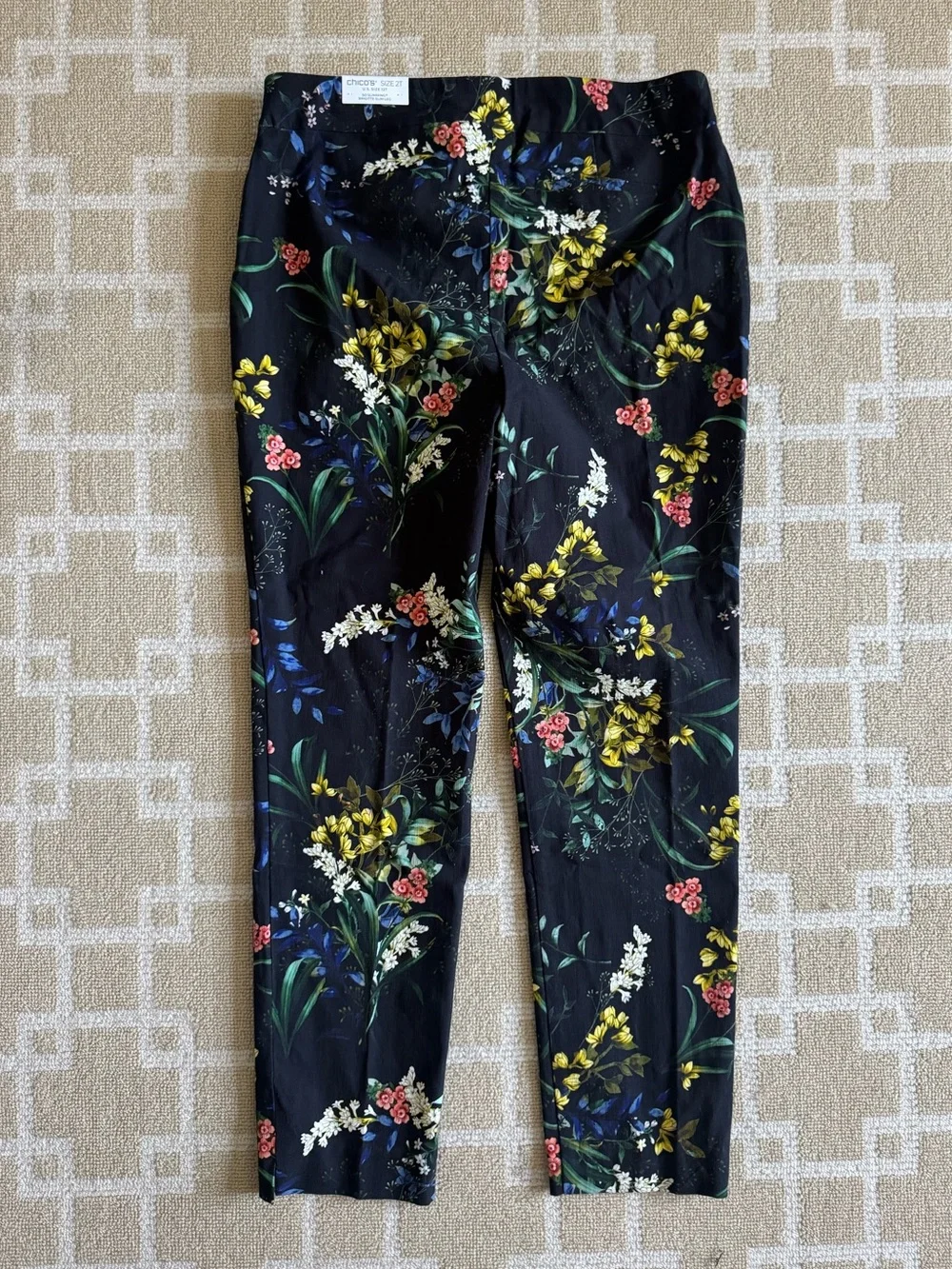 Chico’s So Slimming Brigitte Slim Ankle Pants Black Floral Size 2T (US 12T)